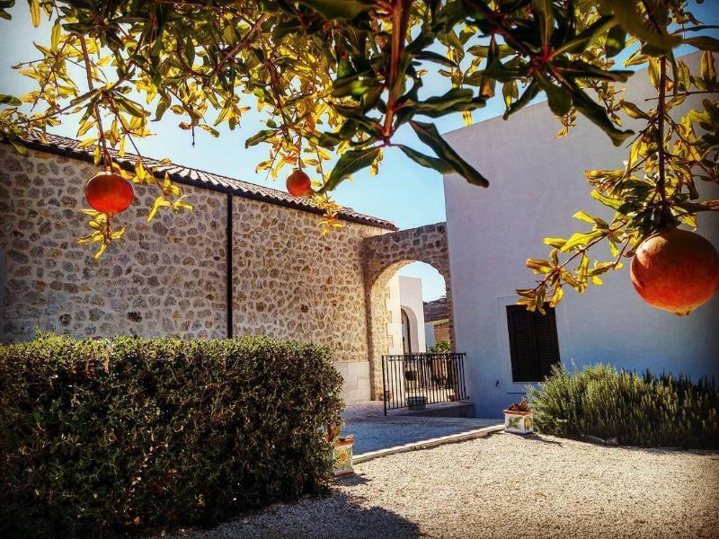 Borgo Giallonardo Wine Relais 레알몬테 외부 사진