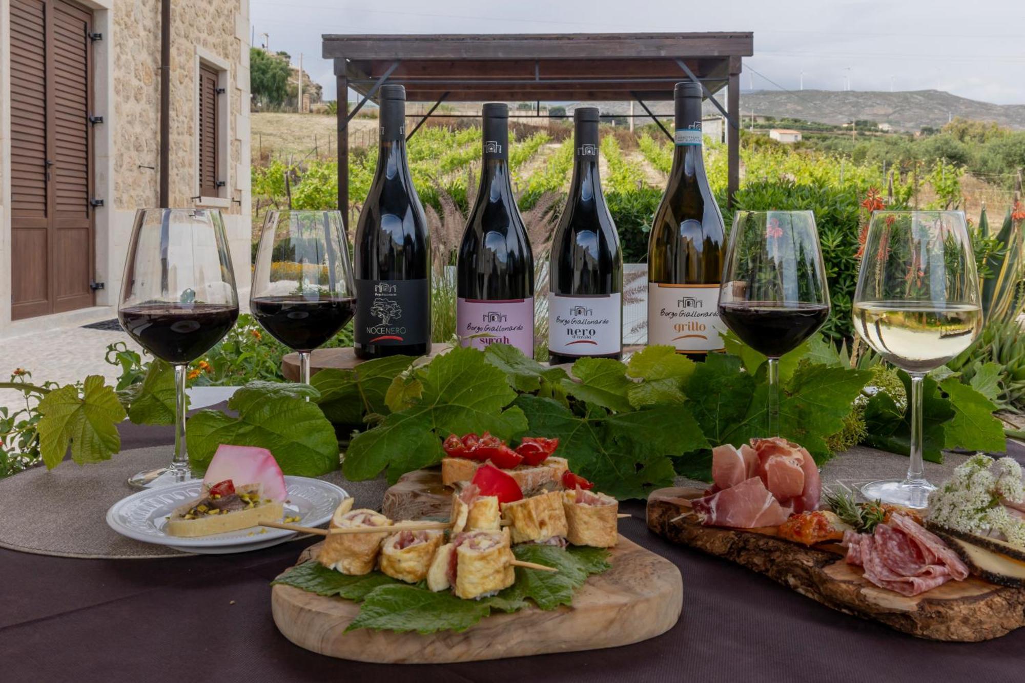 Borgo Giallonardo Wine Relais 레알몬테 외부 사진